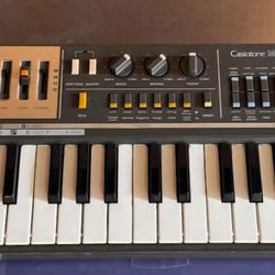 Vintage Casiotone MT-68 Keyboard 