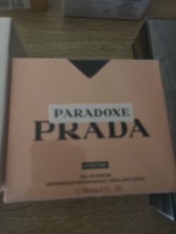 Paradoxe Prada perfume