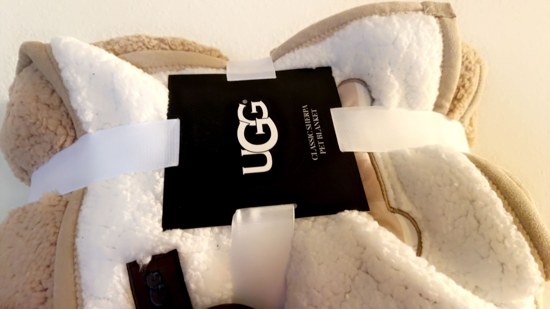 UGG THROW BLANKET