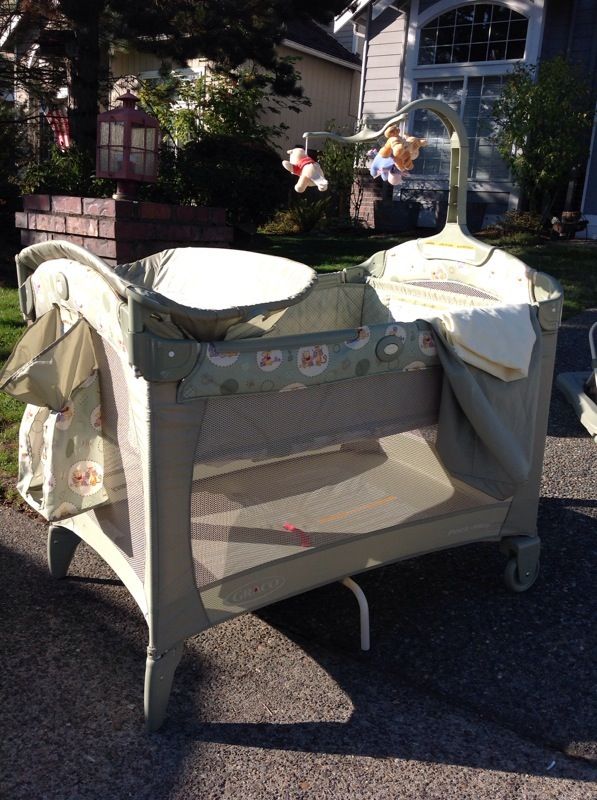 GRACO Pack N Play Yard, Winnie The Pooh Days of Hunny