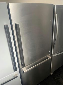 Hisense Bottom Freezer Refrigerator - Stainless Steel, Gently Used, Energy Star