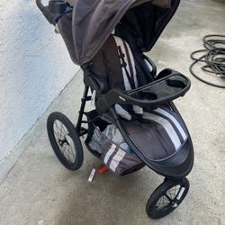 Baby stroller (babytrends)