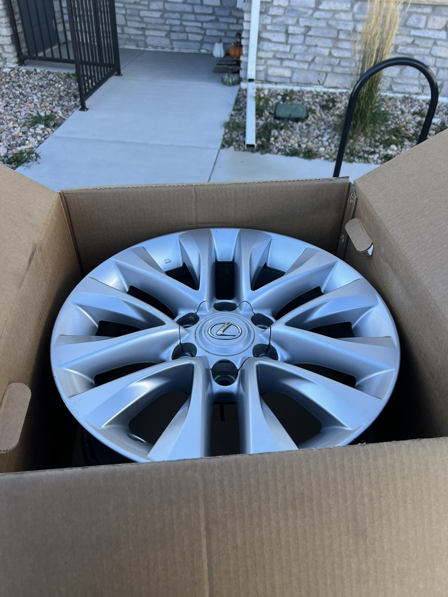 Lexus GX premium trim wheels