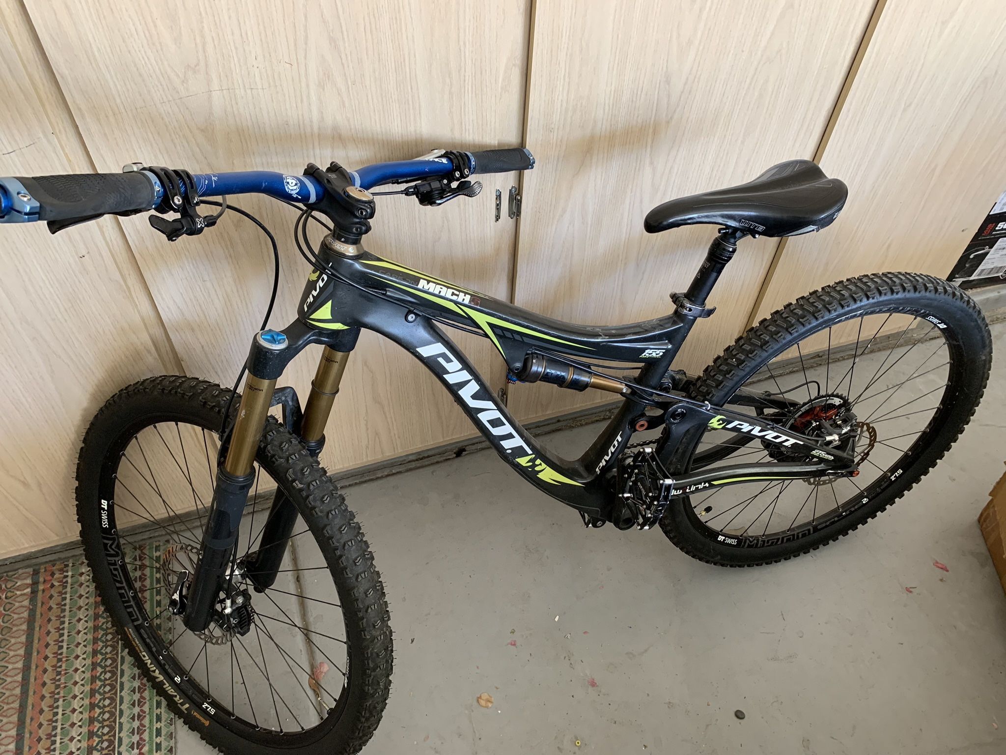 Pivot Mach 6 Carbon medium M frame mountain bike 27.5” wheels for Sale in Phoenix, AZ OfferUp