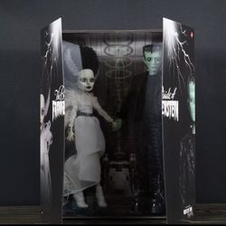Monster High Frankenstein and Bride Skullector Doll Set