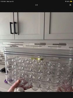 4 EGG STORAGE CONTAINERS WITH LIDS