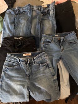 Mixed Lot of Women's Jeans – 5 Pairs