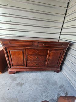 $55 Cherry oakwood Tv stand!!