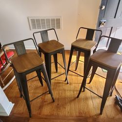 Metal Barstools With Wooden Seats