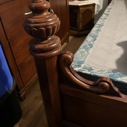 Queen Size Bed With Firm Mattressed