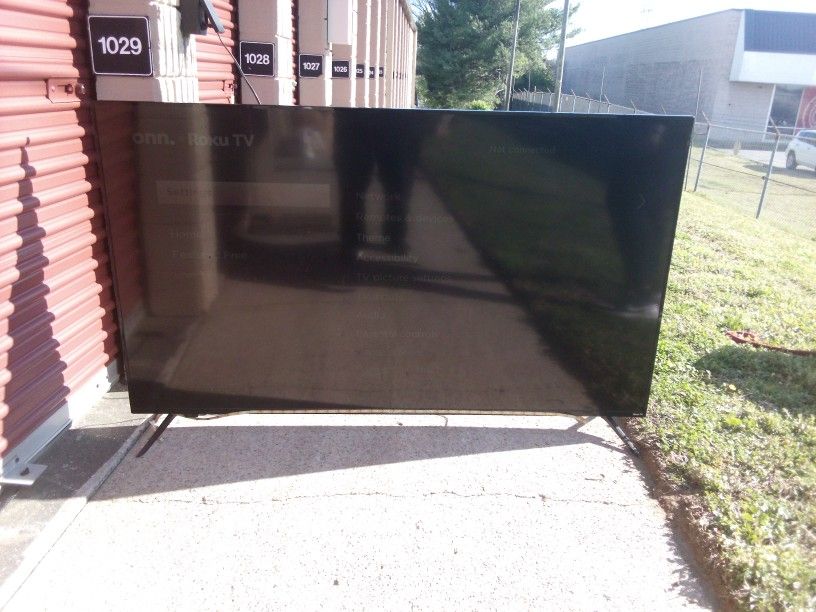 75" Inch Roku TV With Remote