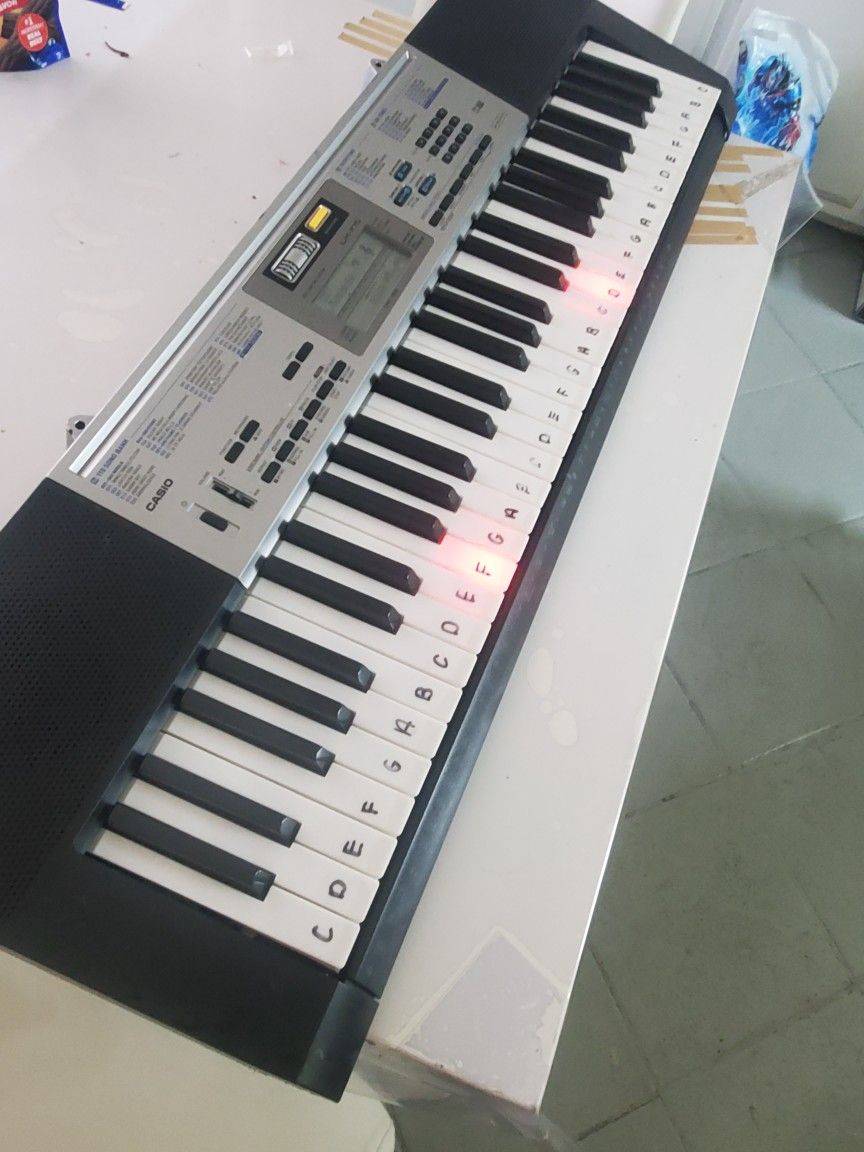 Casio LK-175 61-Key Lighting Electronic Keyboard Piano Without Power Supply
