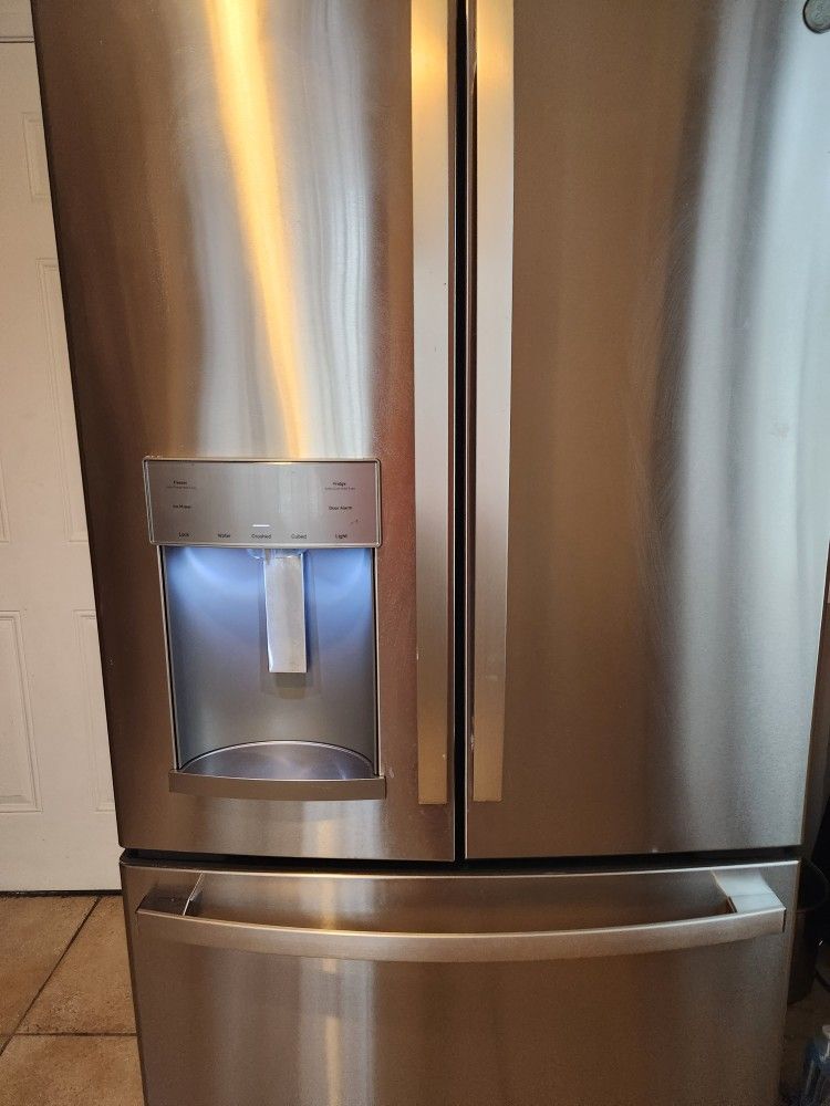 GE TWIN CHILL REFRIGERATOR