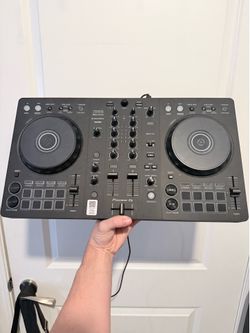 DDJ-FLX4 controller