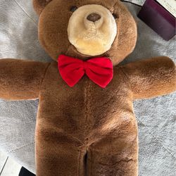 Collectible teddy bears (2)