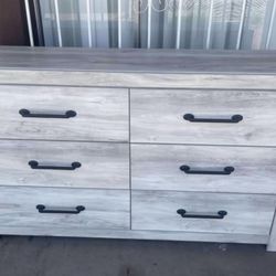 Cambeck Large Dresser With Mirror 