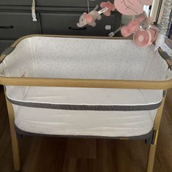 Amke Basinet Lightly Used.