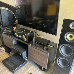 Studio Speakers And Equipment 