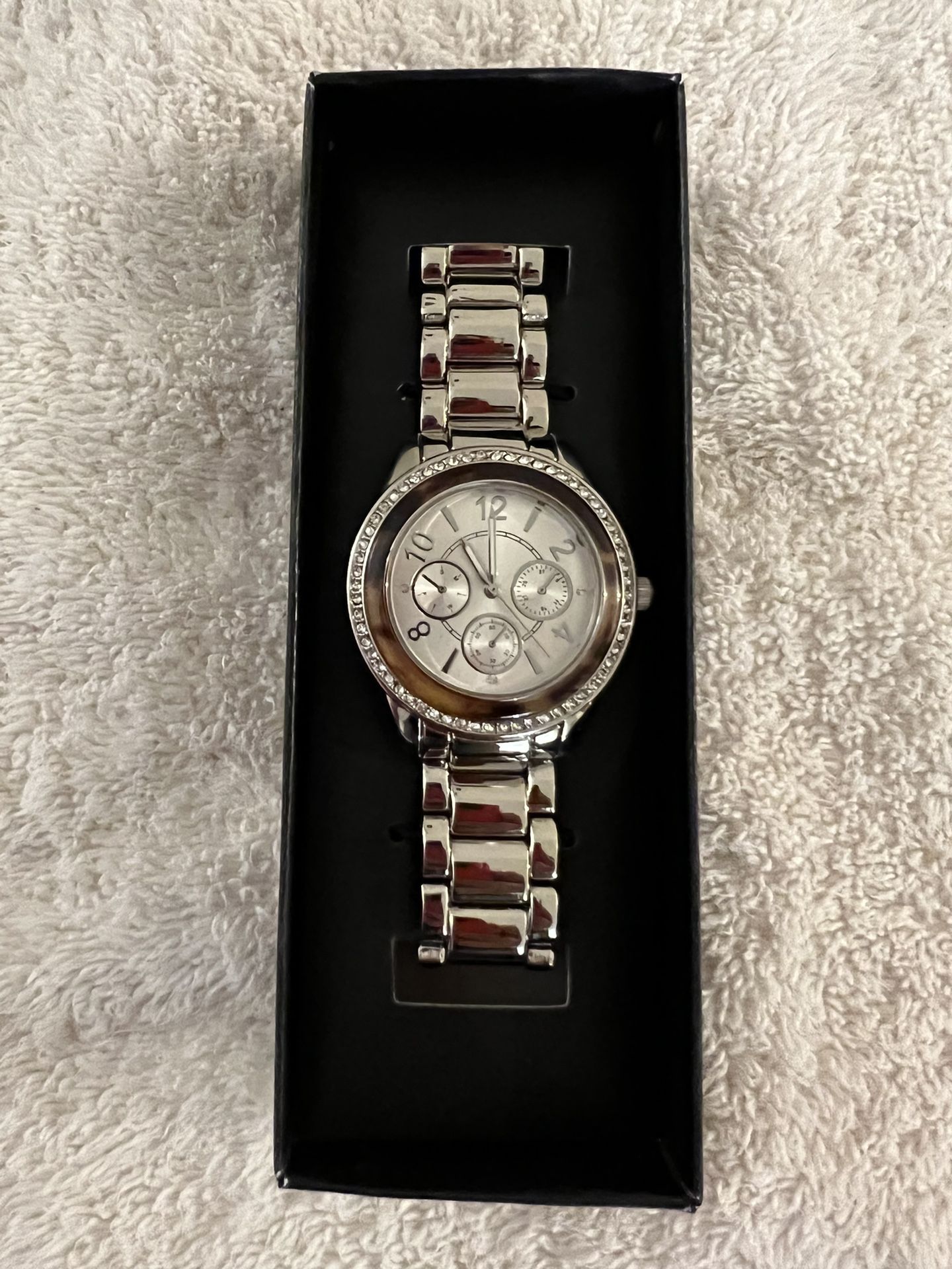 Avon Pretty Inlay Bracelet Watch - Avon / Silvertone (see photo).