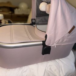 Uppa Baby bassinet 