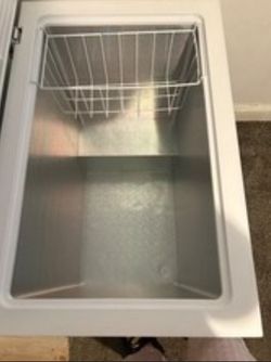 🌟Send Me Your Offer🌟Large Chest Freezer 7.0 cu. ft. (195L), White, Efficient Manual Defrost, Flat Back, Hanging Basket