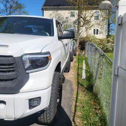 Toyota Tundra 2015