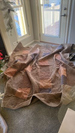 Bed Blanket Cover in a very good condition