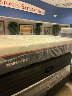 🔥Tempur pro adapt firm king $1200🔥