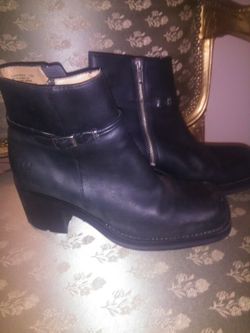 Bare Traps leather boots