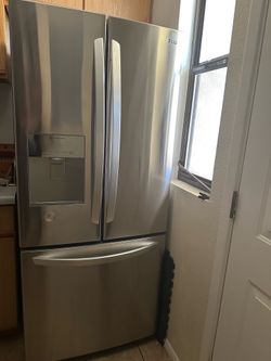LG refrigerator