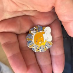Disney  Pin - Winnie the Pooh Chef and Honey