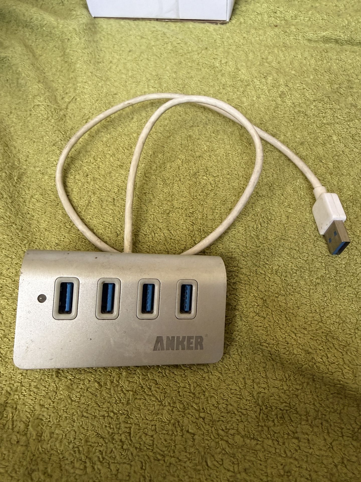 ANKER 4-PORT USB 3.0 Hub Silver Aluminium