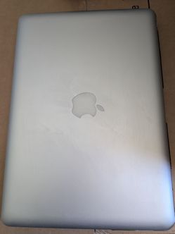 2012 Apple MacBook i5 13 inch laptop