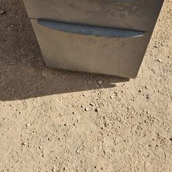 Metal Filing cabinet