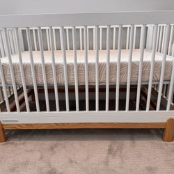 Delta children’s Convertible Crib And Mattress 