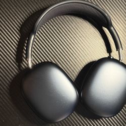 Apple AirPods Max – Great Condition – Charging Cable Included – No Case