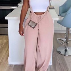 Woman’s Pink Pants Size -L