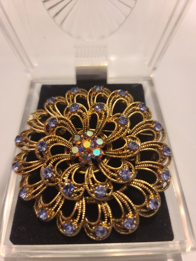 Vintage Brooch Pin Gold Tone / Rhinestone Flower