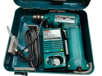 Makita 6071d Green Cordless Standard Drill