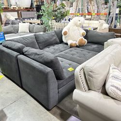 Thomasville Tisdale Fabric Sectional with Storage Ottoman
