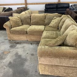 Corner Sectional Couch “WE DELIVER”
