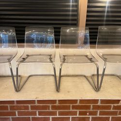 Clear Plastic Chairs