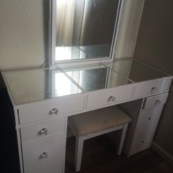 Vanity With Chair 