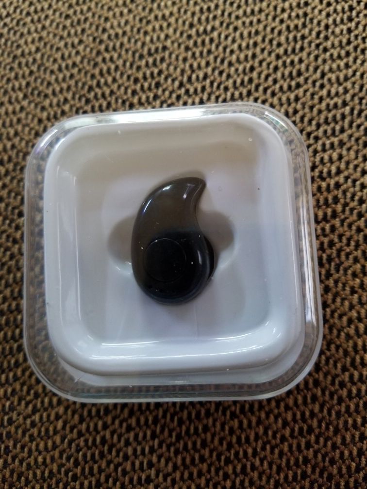 Wireless Earbud. New. Never Used