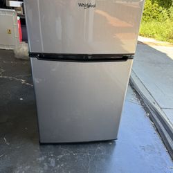 Free Mini Fridge Refrigerator With Freezer