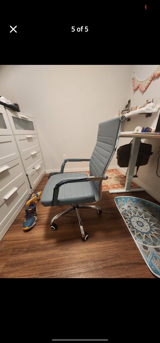 Office Chair – Excellent Condition