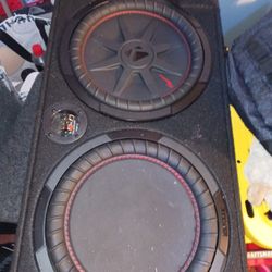 10 In Kicker 300 Watt Peak And Two 12-in Kicker Comps With Box