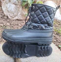 Fabulous Womens US-10 Sperry Top-Sider Gosling Quilted Waterproof Duck Boots