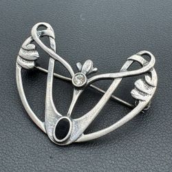 Vintage 925 sterling silver brooch with diamond 4.1g