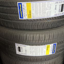245/45/19 Goodyear Eagle Touring 